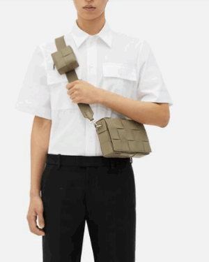 [보테가베네타] 스트랩이 달린 카세트 741777V2XU13009