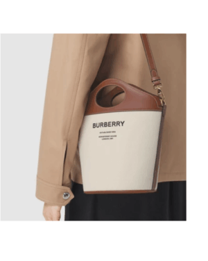 [버버리] 투톤 캔버스 레더 포켓 버킷백 80462421