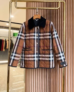 [버버리] 여성용 코듀로이 칼라 체크 누빔 숏 자켓