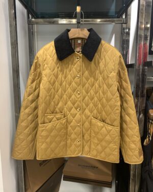 [버버리] 여성용 코듀로이 칼라 퀼팅 자켓