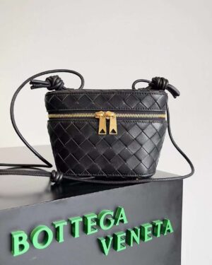 [보테가베네타] 인트레치아토 베니티 케이스