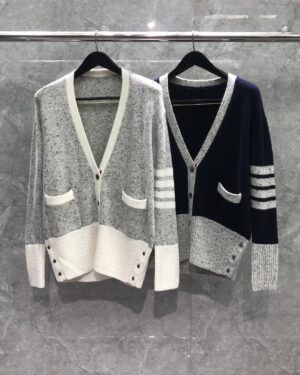 [톰브라운] 4선 도니골 오버사이즈 브이넥 가디건