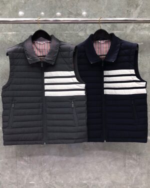 [톰브라운] 4선 다운 롱넥 집업 재킷 조끼