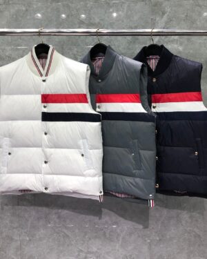 [톰브라운] 4선 다운 재킷 조끼