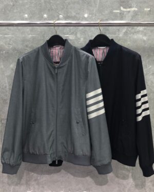 [톰브라운] 4선 스트라이프 플레인 위빙 울 블루종 자켓