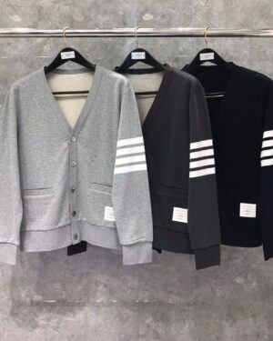 [톰브라운] 4선 클래식 루프백 가디건