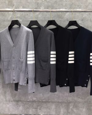 [톰브라운] 캐시미어 4선 숏 브이넥 가디건