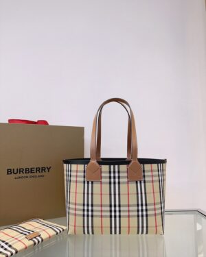 [버버리] 헤리티지 런던 체크 토트백