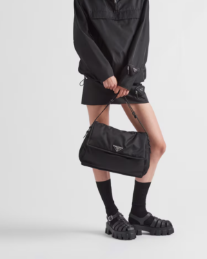 [프라다] 리나일론 라지 패딩 숄더백 1BD256