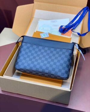 [루이비통] 포쉐트 보야주 수플