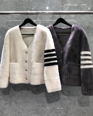 [톰브라운] 4선 헤비 시어링 브이넥 퍼 가디건