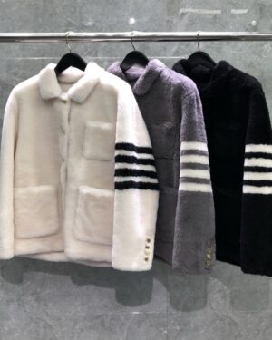 [톰브라운] 4선 헤비 시어링 버튼 퍼 자켓