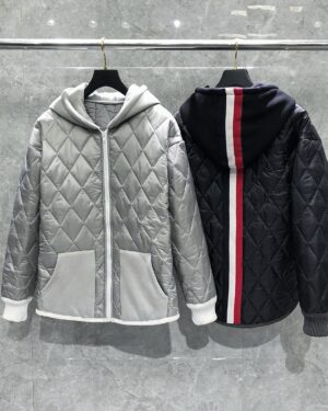 [톰브라운] 멀티컬러 스트라이프 센터백 퀼팅 방한 자켓