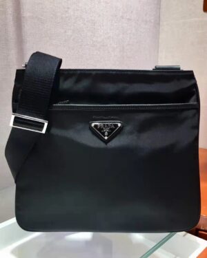 [프라다] 사피아노 레더 크로스바디 백(슬림형)