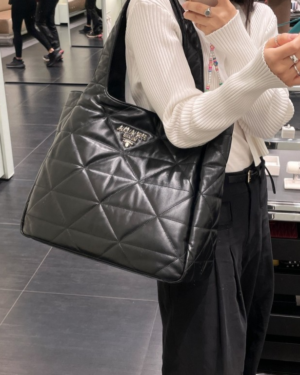 [프라다] 라지 토트백 나파 레더 핸드백 1BG449