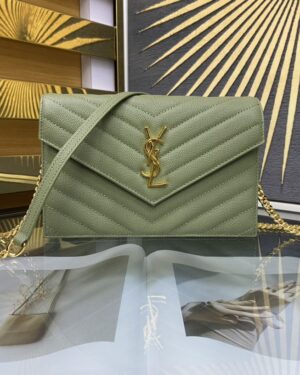 [생로랑] 카산드라 마틀라세 엔벨로프 체인 지갑