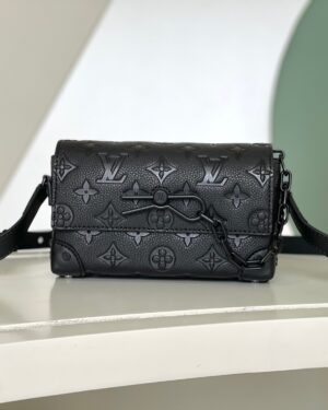 [루이비통] 스티머 웨어러블 월릿 M81746
