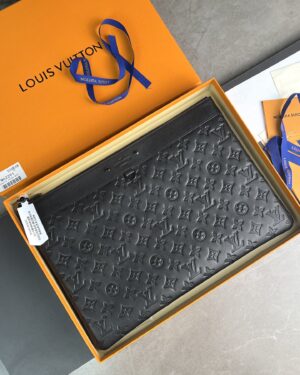 [루이비통] 쉐도우 포쉐트 클러치