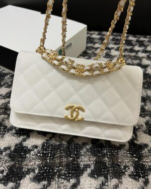 [샤넬] 체인 지갑 woc 캐비어 골드 메탈 화이트 AP3019