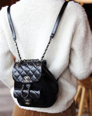 [샤넬] 22 듀마 백팩 스몰 블랙 - 금장 AS2908