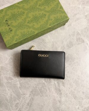 [구찌] 구찌 로고 지퍼 지갑