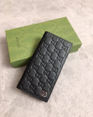 [구찌] GG  엠보스  장지갑