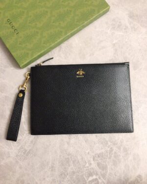 [구찌] 애니멀리어 레더 파우치