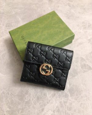 [구찌] GG 엠보스 반지갑