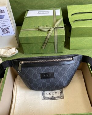 [구찌] GG 수프림 캔버스와 가죽 슬링백
