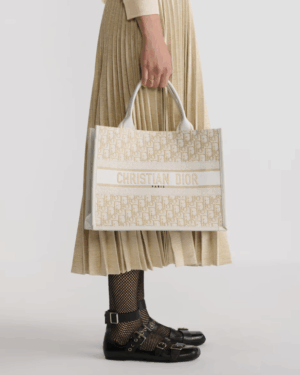 [디올] 미디엄 스트랩 북 토트백 M1324CZBB