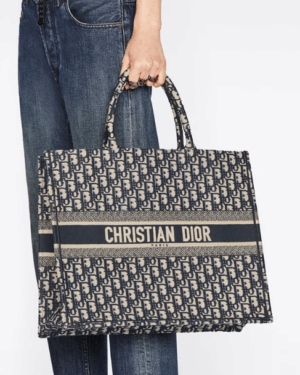 [디올] 라지 북 토트백 M1286ZRIW