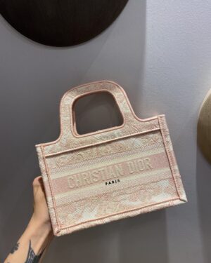 [디올] 미니 북 토트백 S5475ZTDT