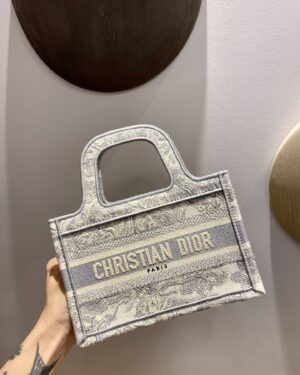 [디올] 미니 북 토트백 S5475ZTDT