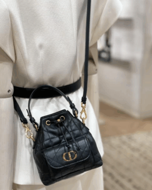 [디올] 카로 나노 버킷백 S5250UNOZ