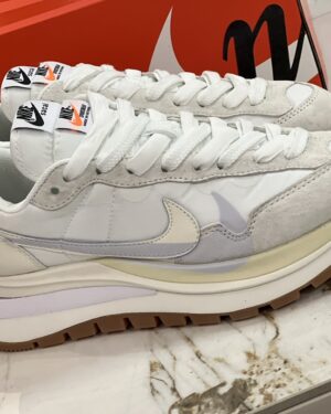 [나이키] NIKE SACAI 사카이 스니커즈