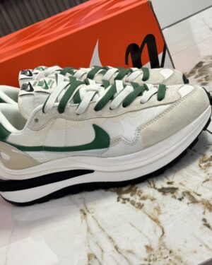 [나이키] NIKE SACAI 사카이 스니커즈