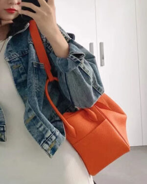 [에르메스] 린디 26cm(30cm) 🍊 Taurillon Clemence 송아지가죽 금장 숄더백