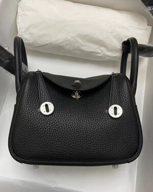 [에르메스] 미니 린디 CK89 Noir Clemence 송아지가죽 은장 숄더백