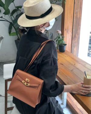 [에르메스] 켈리 kelly Danse 22cm CK37 Gold Evercolor 송아지가죽 숄더백 백팩