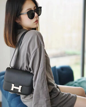 [에르메스] 콘스탄스 미니 19cm 블랙 Epsom송아지가죽 숄더백 은장/금장