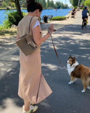 [에르메스] 켈리 kelly Danse 22cm CK18 Etoupe Swift 송아지가죽 숄더백 백팩