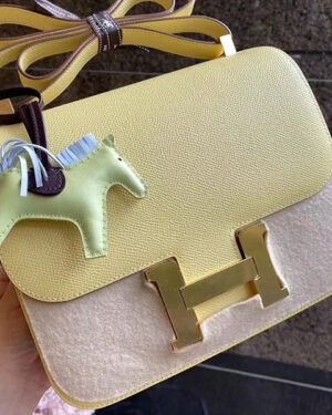 [에르메스] 콘스탄스 미니 19cm 1Z Jaune Poussin epsom 송아지가죽숄더백 금장