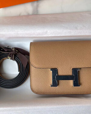 [에르메스] 콘스탄스 슬림 반지갑 OM Chai Epsom 송아지가죽 은장