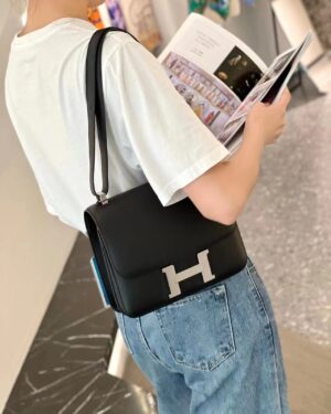 [에르메스] 콘스탄스 24cm 블랙 Epsom송아지가죽 숄더백 은장/금장