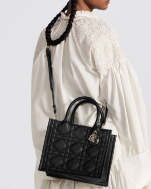 [디올] 스몰 스트랩 북 토트백 블랙 M1325OWHP