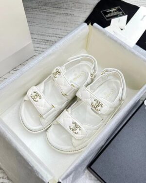 [샤넬] CC로고 벨크로 카프스킨 샌들 G35927