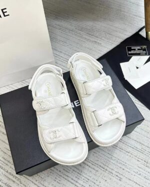 [샤넬] CC로고 벨크로 카프스킨 샌들 G35927