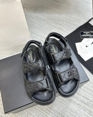 [샤넬] CC로고 벨크로 카프스킨 샌들 G35927