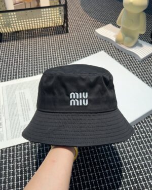 [미우미우] 자수로고 버킷햇