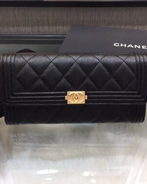 [샤넬] 보이 캐비어 장지갑